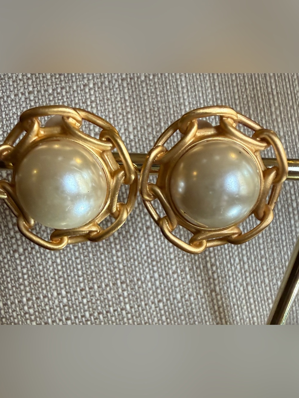 Vintage Avon Pearl Gold Chain Clip-On Earrings